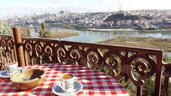 مقهى بيرلوتي اسطنبول