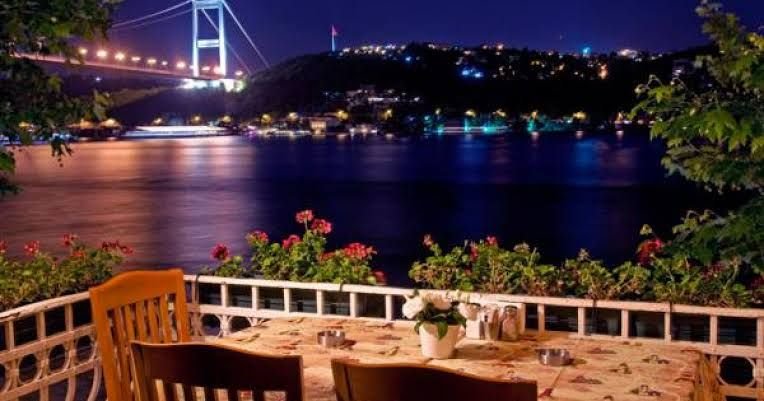 مطاعم اسطنبول على البحر