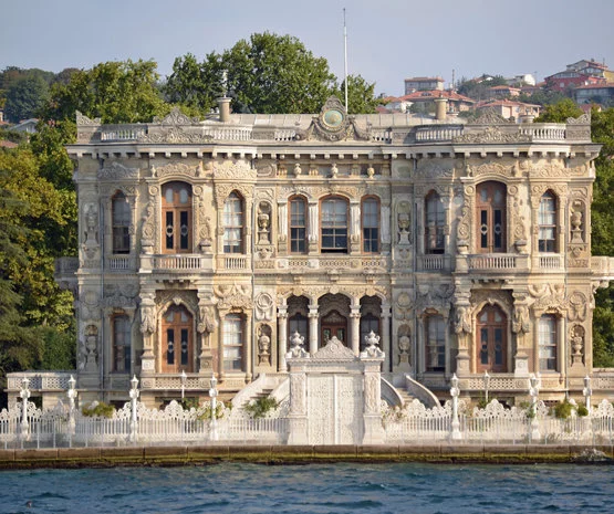 قصر كوجوكسو في اسطنبول