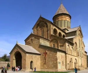 كاتدرائية الثالوث المقدس تلبيسي جورجيا