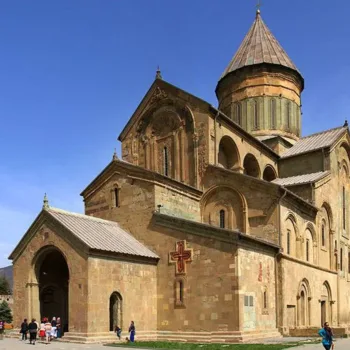 كاتدرائية الثالوث المقدس تلبيسي جورجيا